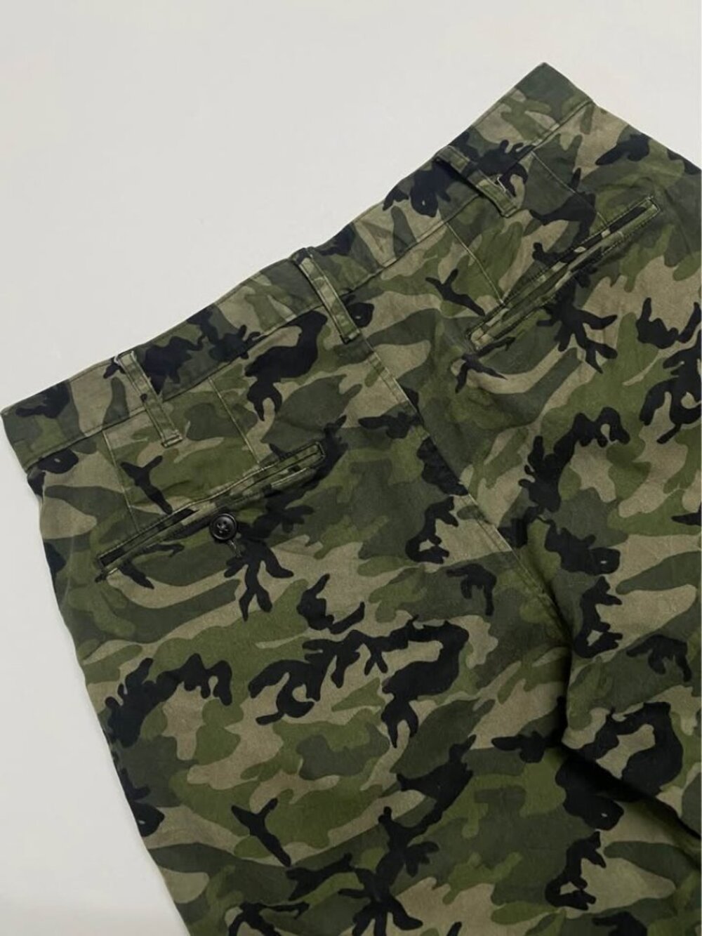 Men's Camouflage Cargo Shorts - Picture 2 of 3